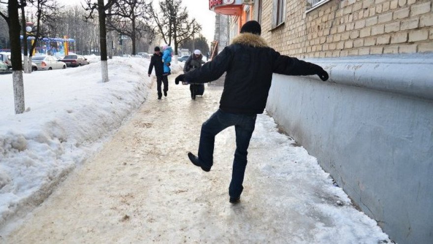 Из-за гололёда в Воронежской области пострадали более тысячи человек