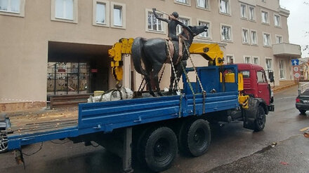 Из воронежского «Орлёнка» увезли скульптуру горниста на лошади