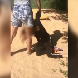 временем будет блондинка после пробежки видео бесит, положительный