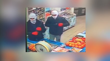 В Воронежской области двое в масках и с обрезом ограбили магазин