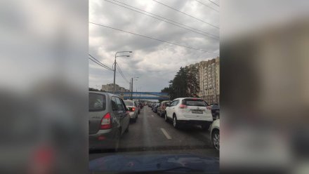 На Московском проспекте образовалась пятикилометровая пробка в сторону «Града»