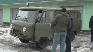 Новохопёрские власти передали участникам СВО автомобиль УАЗ 