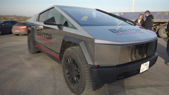 В Воронеже заметили футуристический американский внедорожник Cybertruck 