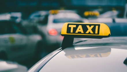 Украинцы попытались лишить воронежцев музыки и такси