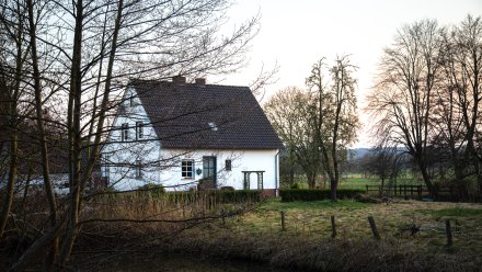 Воронежец лишился участка с домом из-за долга Сбербанку в 2 миллиона