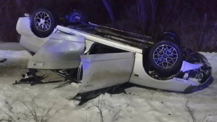 Компания молодёжи пострадала в перевернувшейся «Ладе» в Аннинском районе