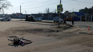 Воронежская автомобилистка насмерть сбила выехавшего на встречку велосипедиста