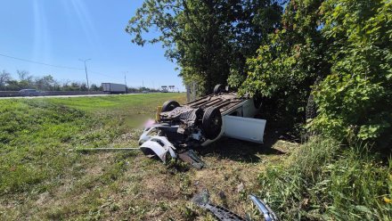 В Воронежской области в перевёрнутом Opel погиб 68-летний мужчина