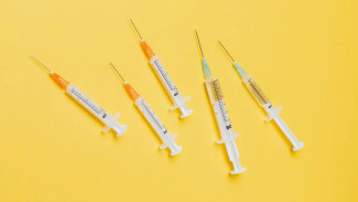 Стали известны возможные сроки начала вакцинации детей от коронавируса