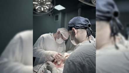 Воронежские врачи спасли мужчину после падения с 6-метровой высоты