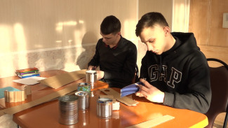 Студенты воронежского ВГУИТа изготовили сотню окопных свечей для передовой