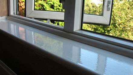 В Воронеже 88-летняя женщина разбилась при падении из окна 2 этажа