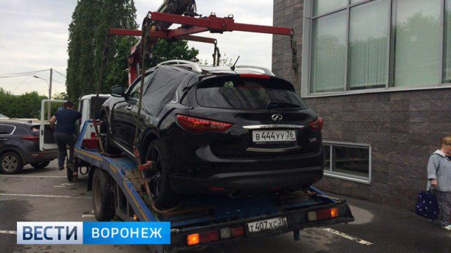 Воронежские силовики рассказали подробности перестрелки полиции с угонщиками Infiniti