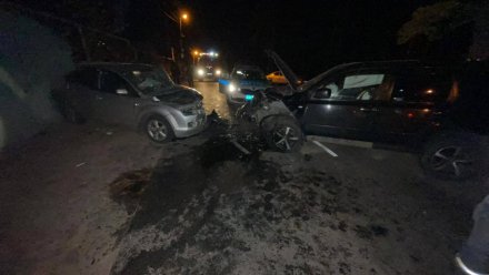 Три человека пострадали при столкновении иномарок в Воронеже