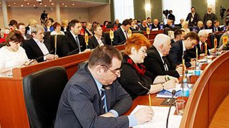 Депутаты предлагают воспитывать уличных гонщиков лишением прав и принудительными работами