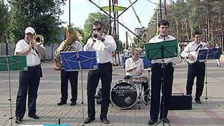 В парках Воронежа заиграли духовые оркестры