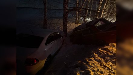 Водитель ВАЗа пострадал в ДТП с Volkswagen под Воронежем