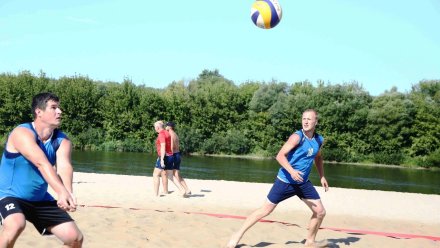 Работники Нововоронежской АЭС устроили чемпионат по пляжному волейболу