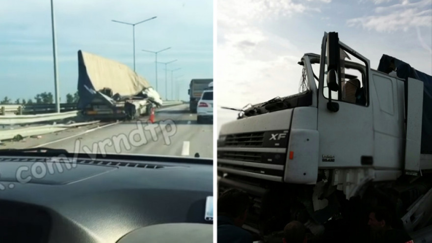 Появилось видео с последствиями крупного ДТП с участием двух фур на трассе под Воронежем