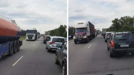 В Воронежской области на трассе у Лосево образовалась пробка в 20 км