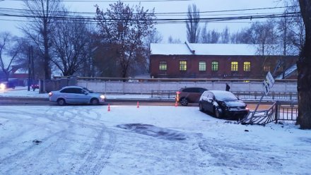 Воронежец на Volkswagen разбился в ДТП в снегопад