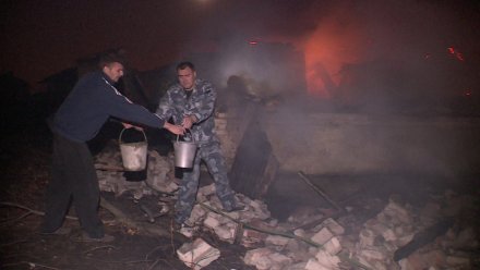 Прибывших на помощь тульских спасателей отправили в горящий посёлок под Воронежем