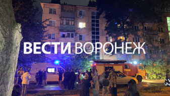 В Воронеже при смертельном пожаре в 5-этажке эвакуировали 15 человек