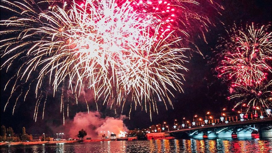 Воронежцы поделились фото и видео праздничного салюта в честь Дня города