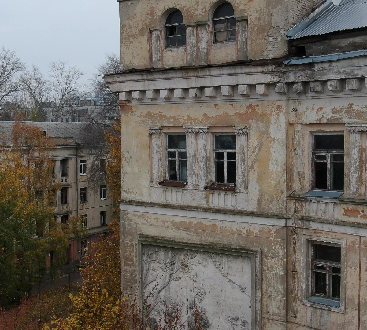 В Воронеже дом с «летающей девочкой» ждёт капремонт – Новости Воронежа и  Воронежской области – Вести Воронеж