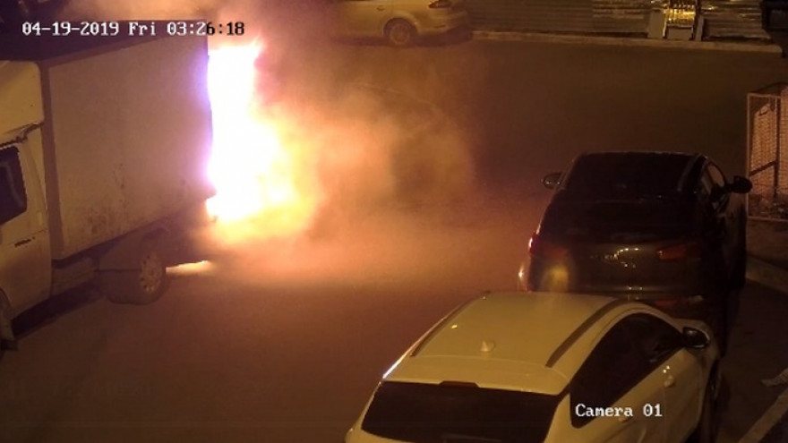 Видео с поджигателем авто в воронежском дворе стало поводом для уголовного дела