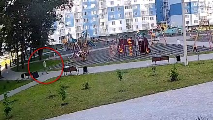 Полиция отказалась возбуждать дело после избиения ребёнка на детской площадке в Воронеже