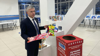 Депутат Госдумы Евгений Ревенко принял участие в акции «Коробка храбрости»