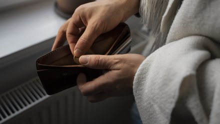 В Воронеже многодетную мать оставили без компенсации после тяжёлой травмы на гололёде