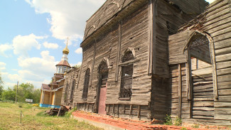 Под колпаком. Воронежцам показали уникальную деревянную церковь перед консервацией