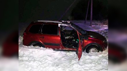 Водитель «Лада Калина» разбился насмерть в Воронежской области: 2 раненых