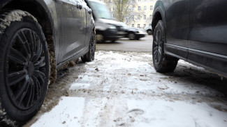В Воронеже с платных парковок вывезли 10 КамАЗов снега