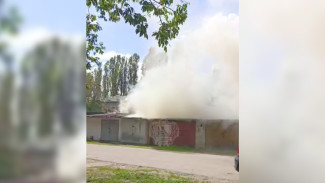 Пожар произошёл в сараях в центре Воронежа