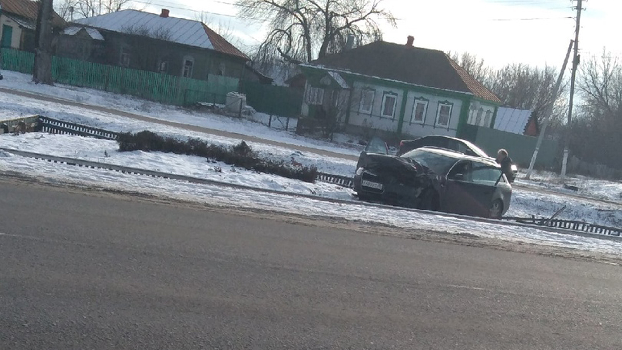 В Воронежской области в массовом ДТП 1 человек погиб и 3 пострадали –  Новости Воронежа и Воронежской области – Вести Воронеж