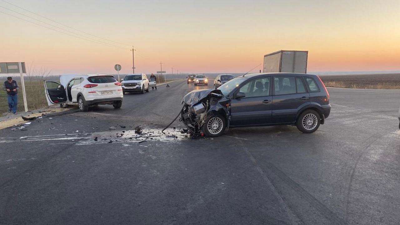 Три человека пострадали в ДТП с Ford и Hyundai на воронежской трассе –  Новости Воронежа и Воронежской области – Вести Воронеж