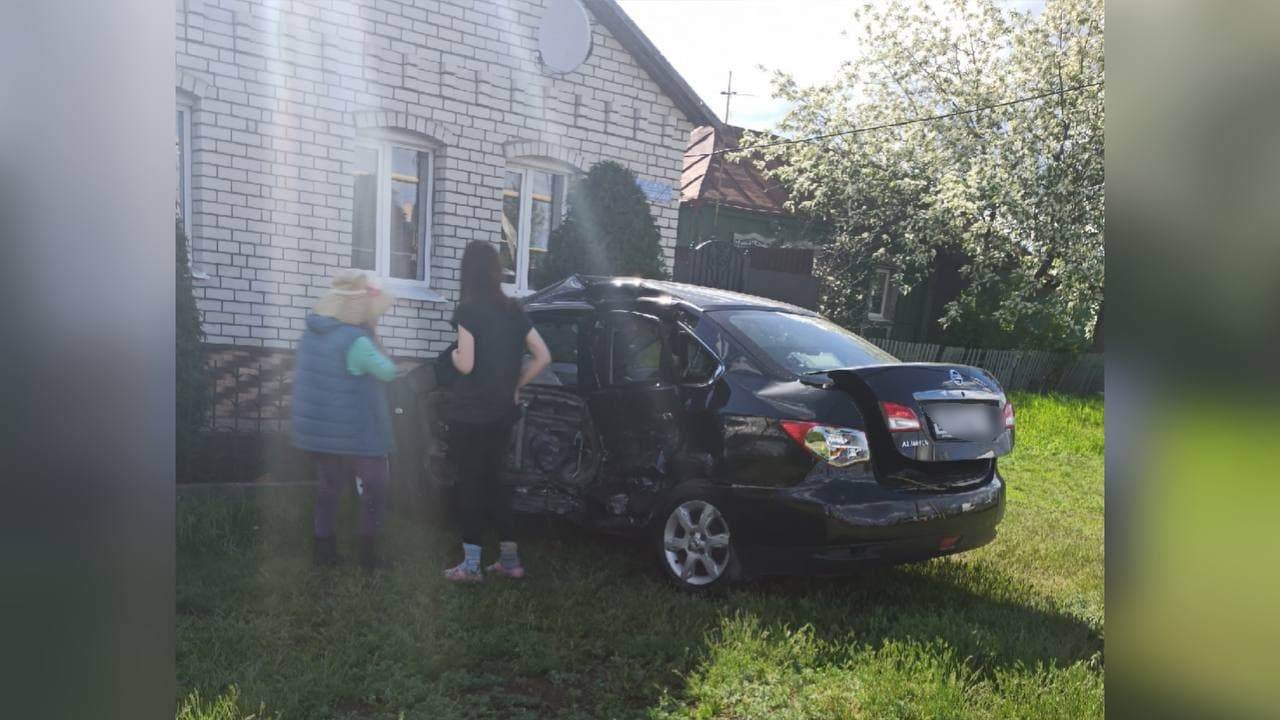 В воронежском Малышево в ДТП пострадали три человека: появилось видео  последствий | 08.05.2021 | Воронеж - БезФормата