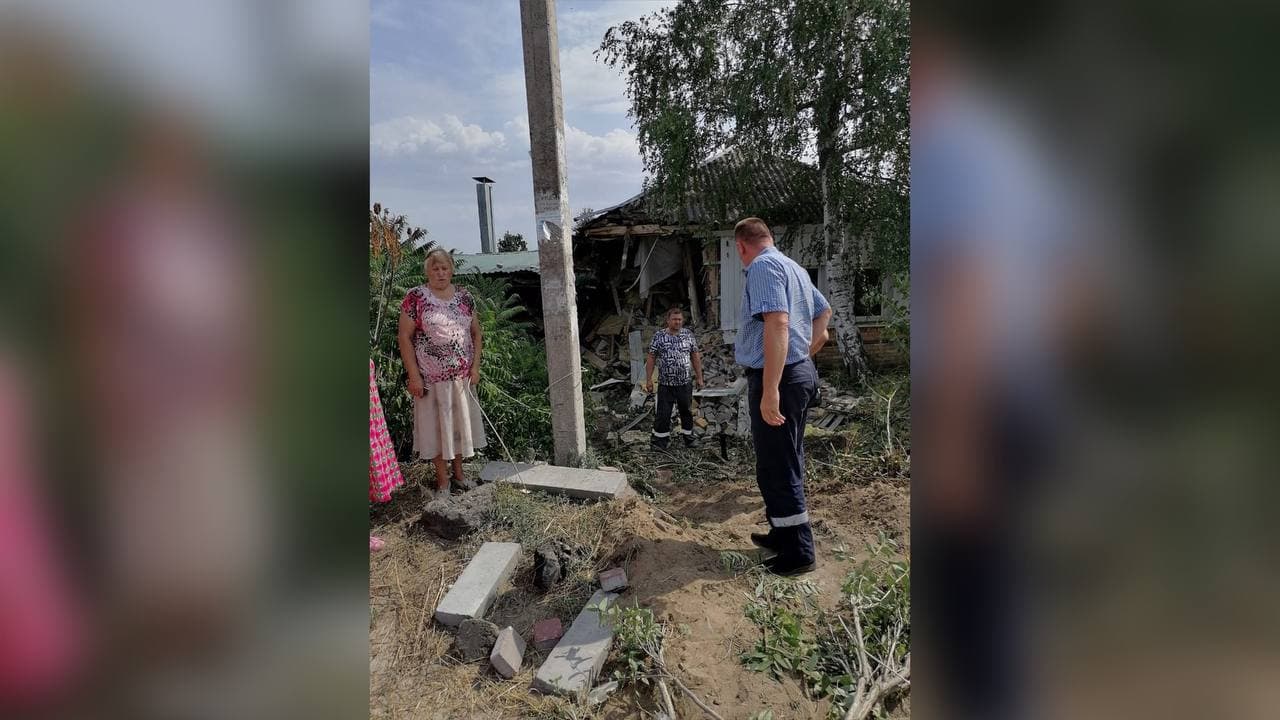 Манипулятор снёс стену жилого дома в Воронежской области: появились фото –  Новости Воронежа и Воронежской области – Вести Воронеж