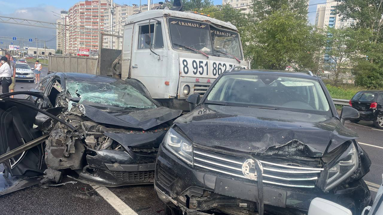 Число пострадавших в ДТП с 10 автомобилями в Воронеже увеличилось до семи –  Новости Воронежа и Воронежской области – Вести Воронеж