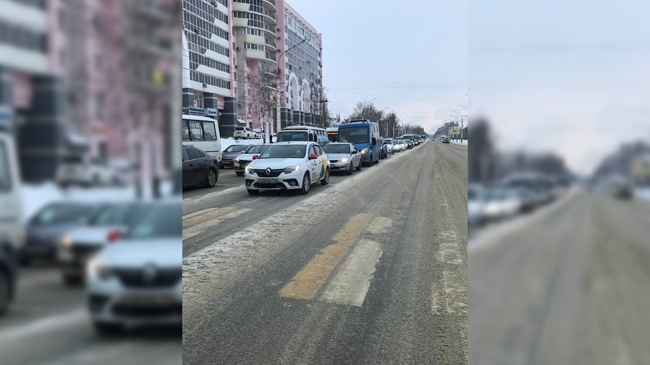 В Воронеже заклинило светофор на улице Брусилова – Новости Воронежа и  Воронежской области – Вести Воронеж