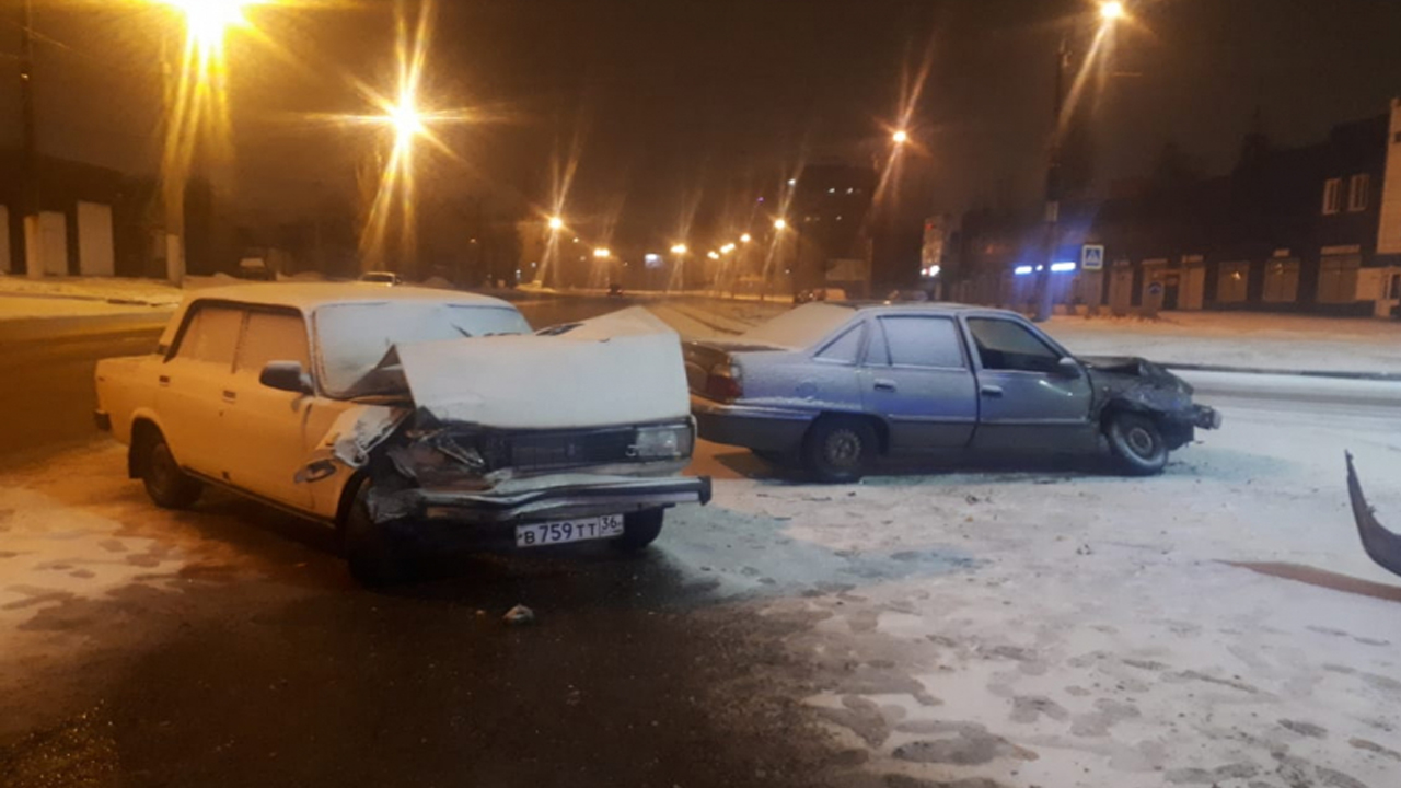 Девушка и пенсионерка попали в больницу после ДТП в Воронеже – Новости  Воронежа и Воронежской области – Вести Воронеж