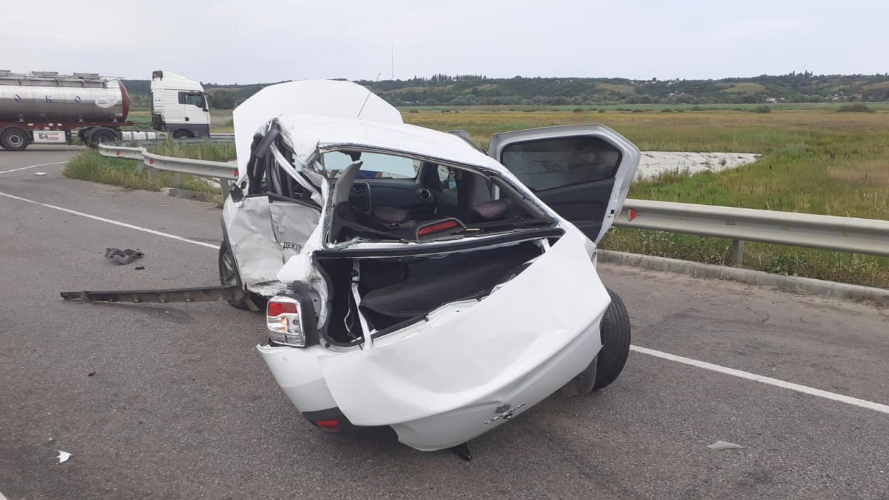 Мужчина и женщина погибли в страшной аварии с двумя иномарками на  воронежской трассе | 11.08.2023 | Воронеж - БезФормата