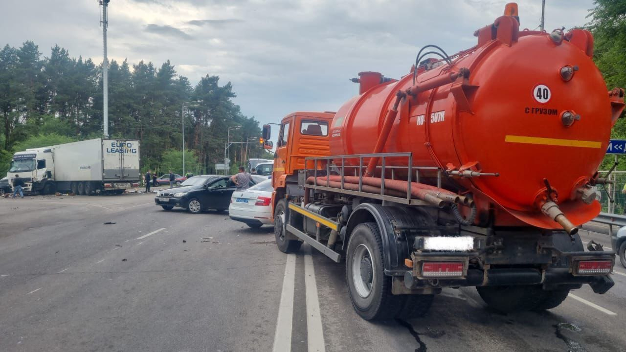 Число раненых в ДТП на проспекте Патриотов в Воронеже выросло до 4 –  Новости Воронежа и Воронежской области – Вести Воронеж