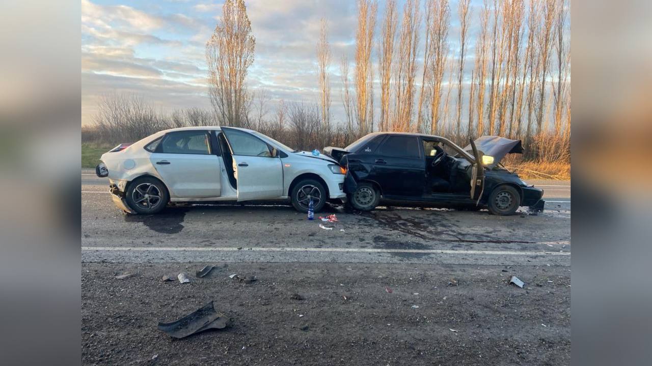 В Воронежской области при столкновении 4 машин пострадали два человека –  Новости Воронежа и Воронежской области – Вести Воронеж