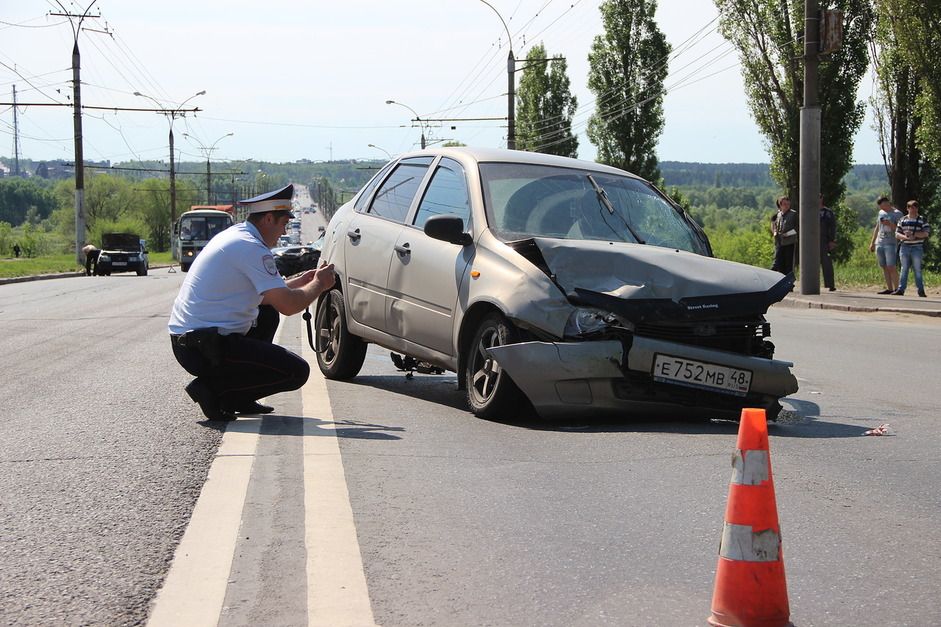 Работа в воронеже водителем автомобилей. ДТП С участием эвакуатора. ДТП С участием водителя Брагина Александра Николаевича. Авария на трассе такси участие.