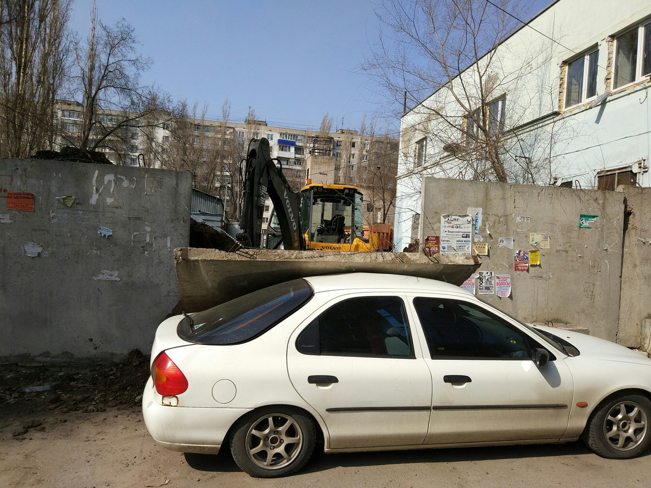 ДТП Воронежа и Воронежской области | В Воронеже на авто упала бетонная  плита – Вести Воронеж