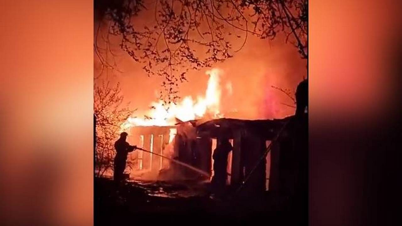 В Воронеже у жилых домов произошёл крупный пожар: появилось видео – Новости  Воронежа и Воронежской области – Вести Воронеж